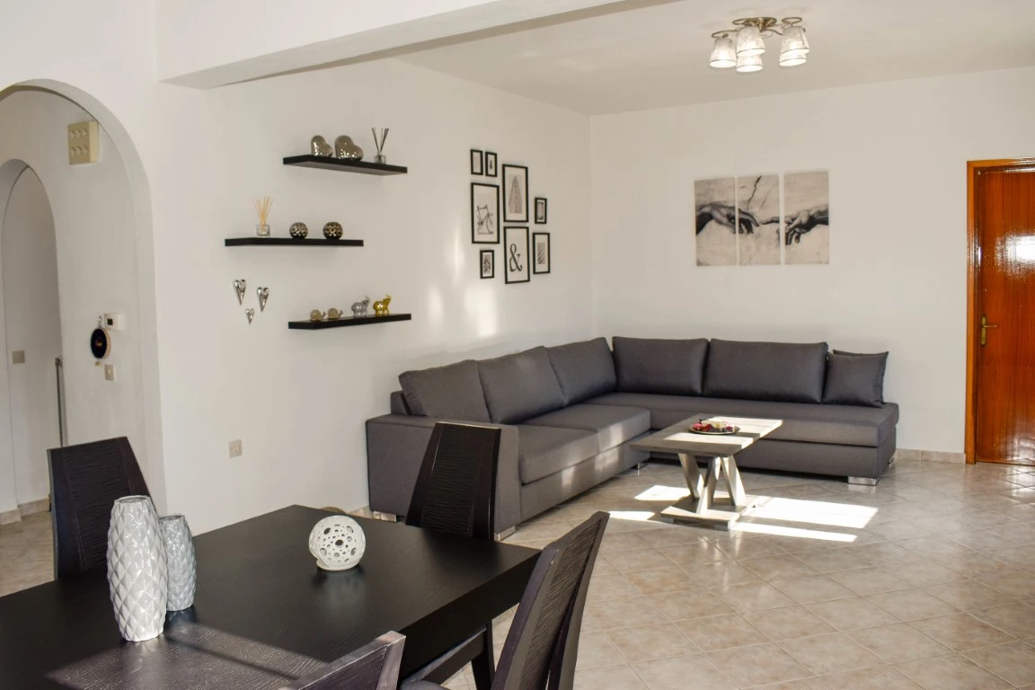 Modern living room with corner sofa — Athos Apartments Skiathos