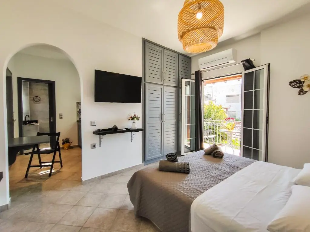 Cozy double bedroom — Athos Studio